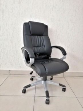 Кресло Barneo K-6 для руководителя (черная экокожа) в Губахе - gubaha.mebel-74.com | фото