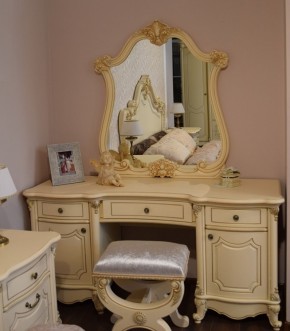 Туалетный стол + Зеркало Мона Лиза (крем) в Губахе - gubaha.mebel-74.com | фото